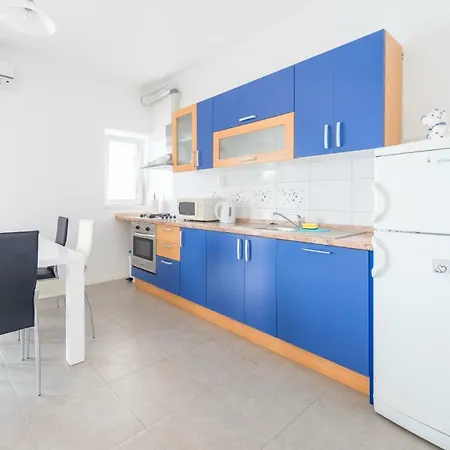 Miro Apartment Mimice